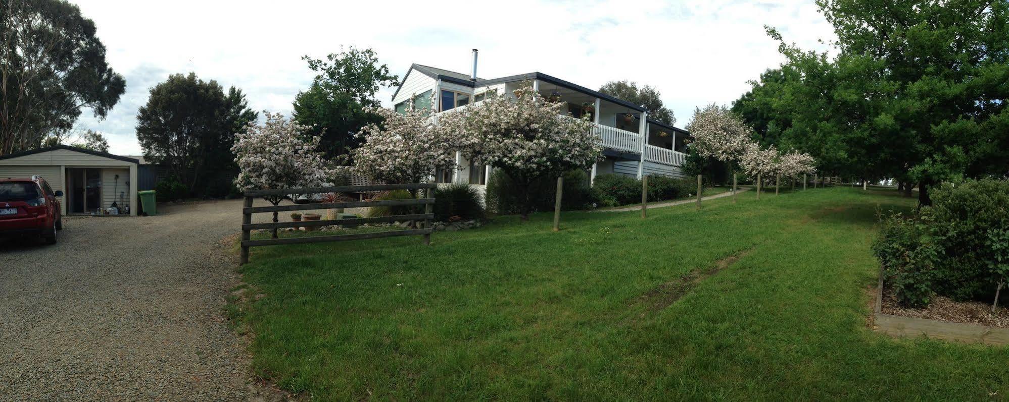 Yarra Glen Bed & Breakfast Екстериор снимка